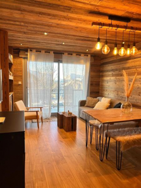 Alpe d'Huez Le Majestic 2 skis aux pied